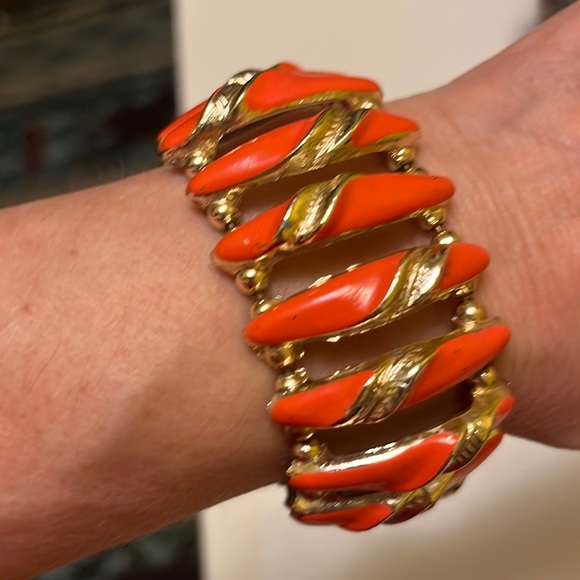 ORANGE & GOLD DUPE CLASP BRACELET main image 1